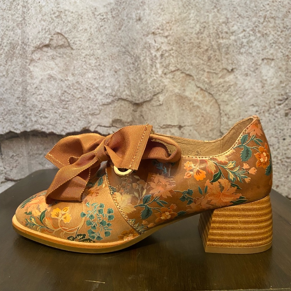 Django & Juliette Nonah Floral Lace Up Shoes NEW